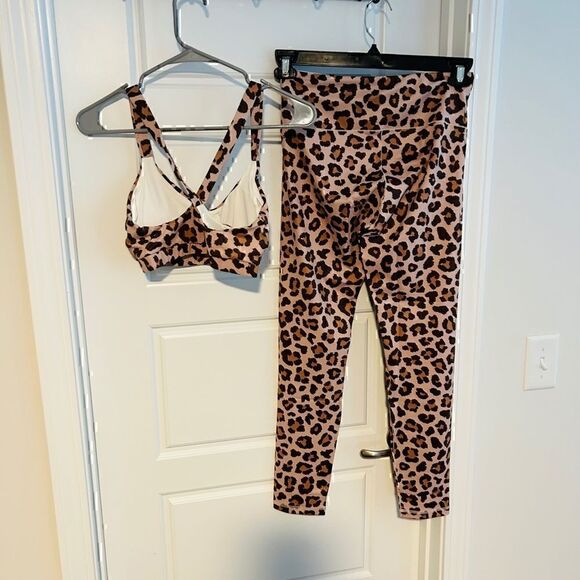 Pink Lily Leopard Print Activewear Set - Blue, Brown, Pink - Picture 3 of 3